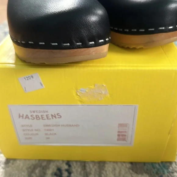 Black Swedish HASBEENS clogs. Size 38. - Picture 6 of 9